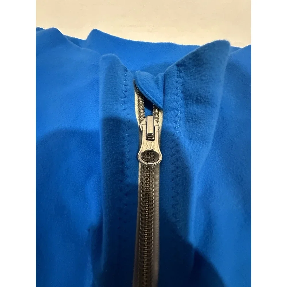 Lululemon Yoga Jacket  Full Zip Jacket Blue White Solid/stripe Size 2